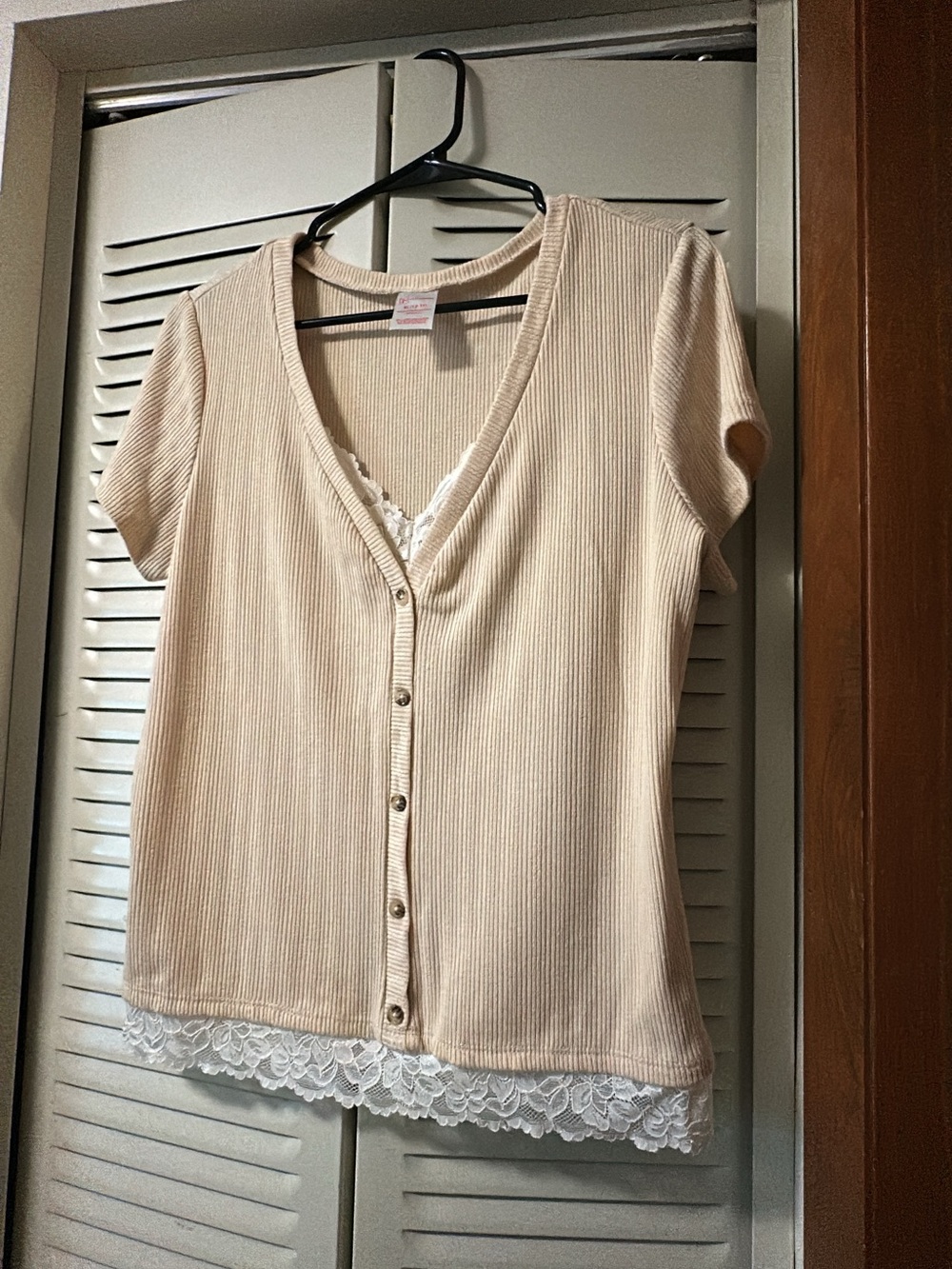 NoBoundaries Women’s Cream Ribbed Top with Lace Trim